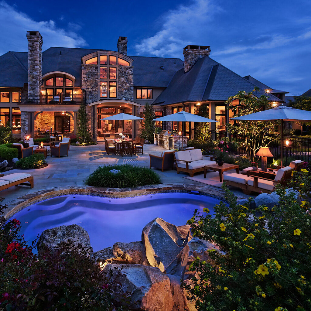 Outdoor Pool Lighting on Luxury Home